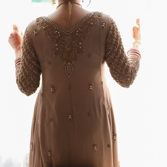 Royal Maroon and Taupe Indian Pakistani Bridal Lehenga Kameez - Picture 4 of 11